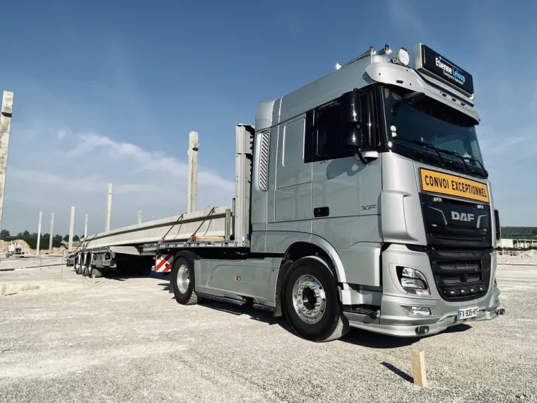 Transport de poutres en béton, Rouen, ELTS – Étienne Leloup Transports Spéciaux