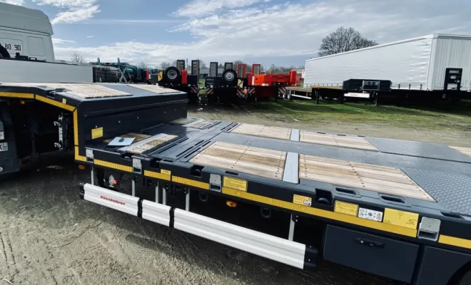 Porte engin surbaissé extensible, Rouen, ELTS – Étienne Leloup Transports Spéciaux