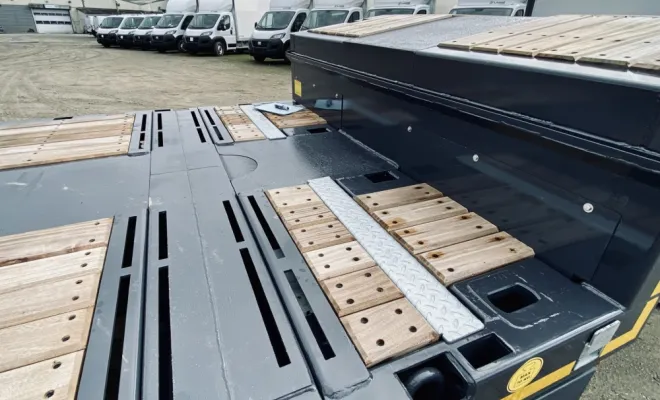 Porte engin surbaissé extensible, Rouen, ELTS – Étienne Leloup Transports Spéciaux